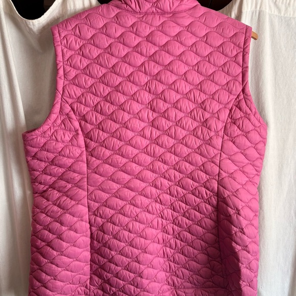Free Country Women's Rose Quilted Vest - Picture 2 of 3